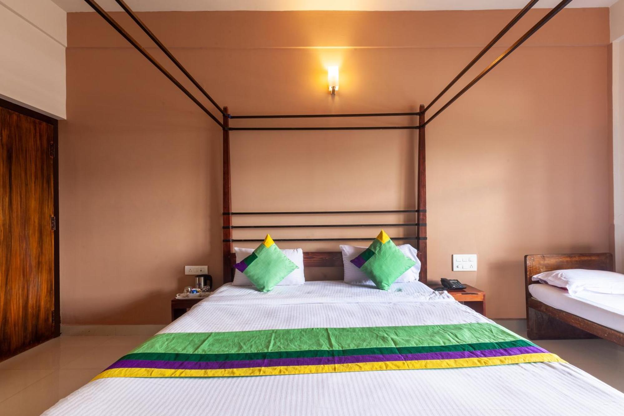 Treebo Vrindavan, 3 Km From Madikeri Fort Екстериор снимка